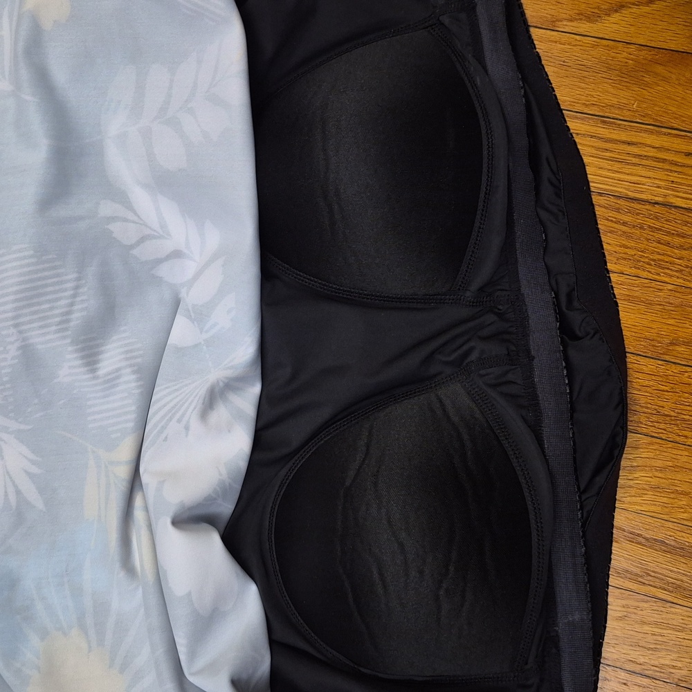 Halcurt Short Sleeve Rashguard Size 1x - Picture 3 of 3